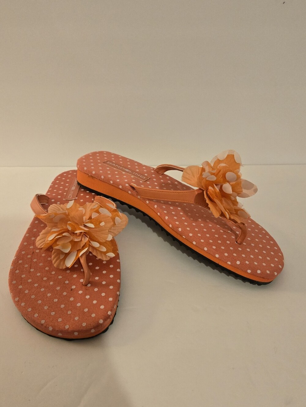 Bandolino Womens Orange Polka Dot Flip Flop Sandals with Fabric Flower 11M‎
